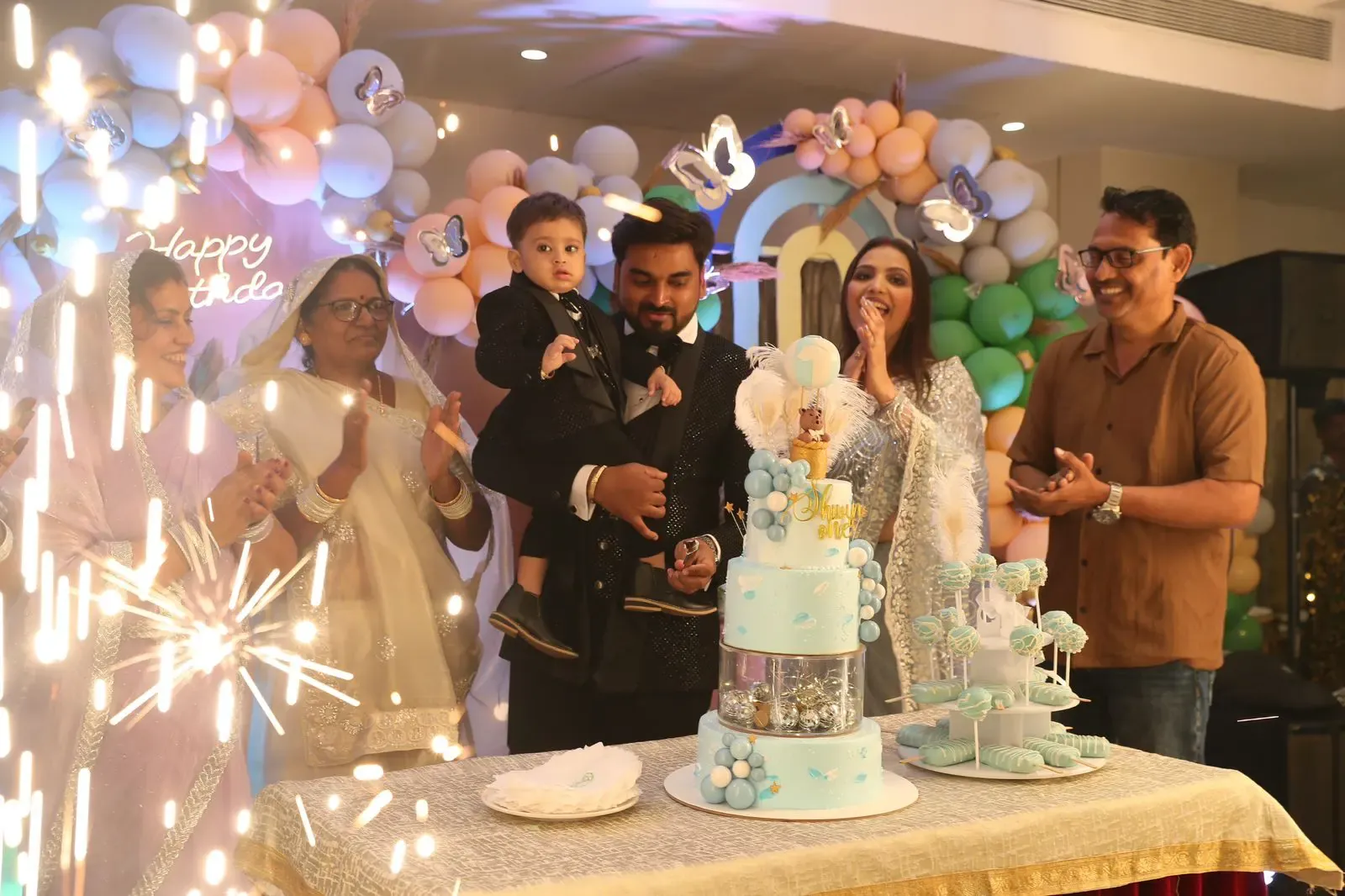Birthday party halls in Mumbai, with the theme, the food and the cake, photo 2
