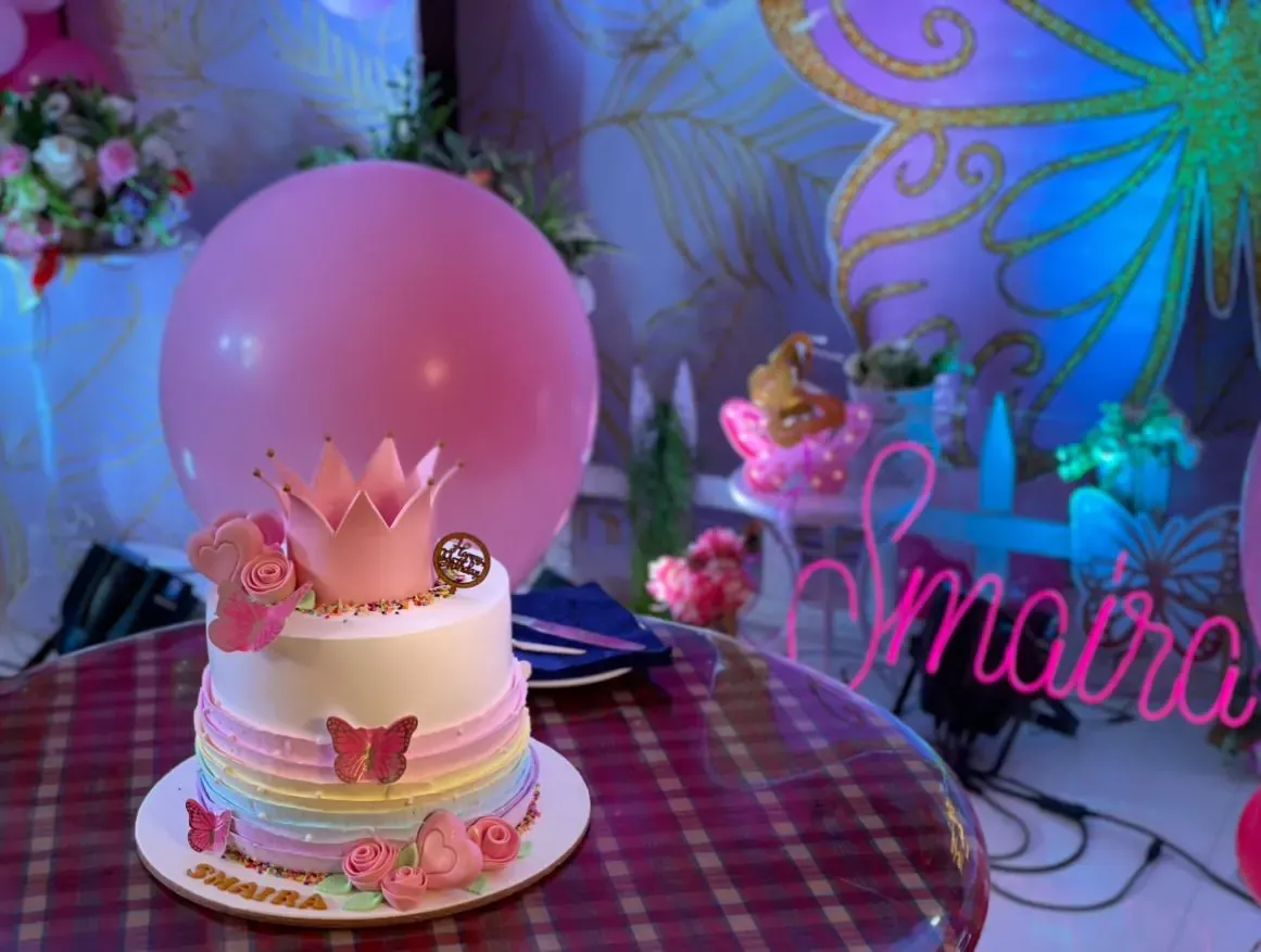 Custom cakes in Mumbai for weddings and birthdays, photo 1